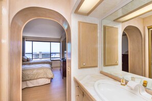 2 slaapkamers, een strijkplank/strijkijzer, wifi, beddengoed
