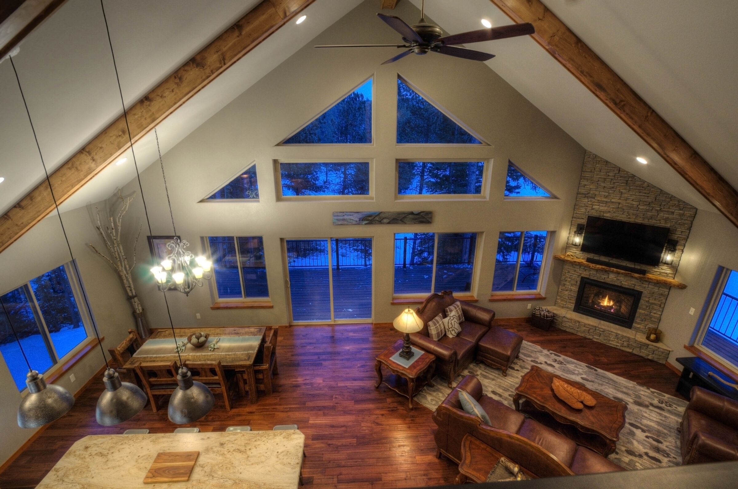 Shiprock Cabin -  Modern 3 Bedroom 3.5 bathroom cabin with fire table