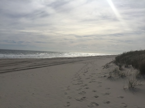 Newly Decorated 2BR Cottage Lavallette, Sleeps 5, I/O Shwrs, A/C,Wi-Fi W/D