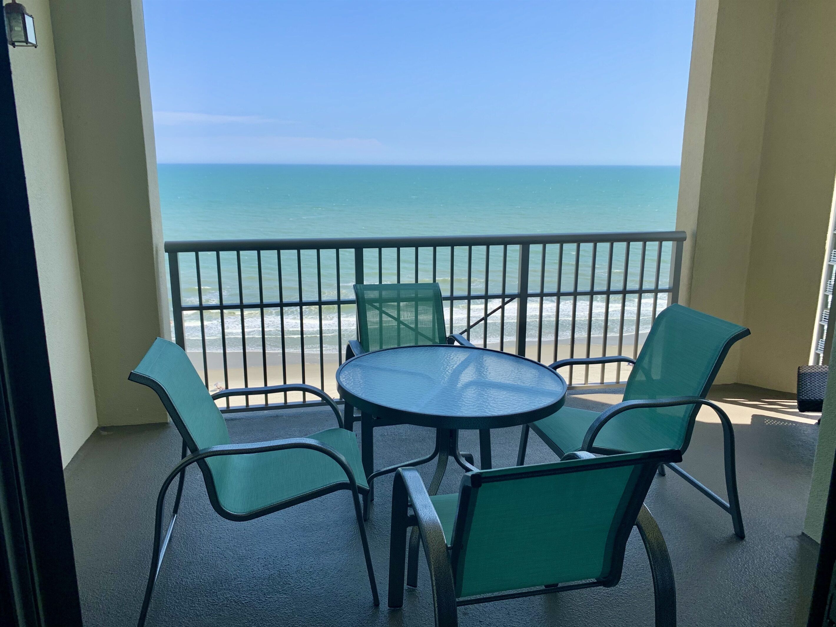 Royale Palms 1402 Oceanfront w/Pool & Beach