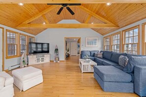 電視、乒乓球設施