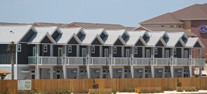 Exterior - Birds of Paradise, Across the Street from Beach, Amazing Balcony View (Corpus Christi)