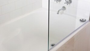 Bathtub - Borough Country House (Korumburra)