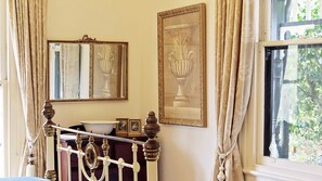 Interior - Borough Country House (Korumburra)