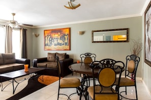 Interior - Relaxing fun in the sun. Enjoy a little piece of the jamaican jewel in security  (Lucea)