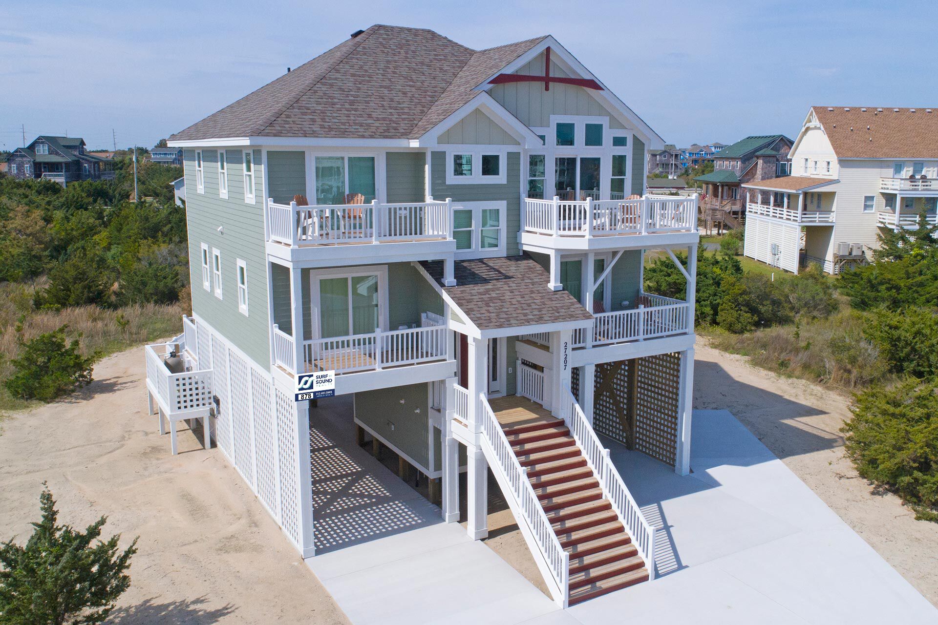 The Stairway to Heaven Comes with Ocean Views, a Pool, and Media Room in Salvo
