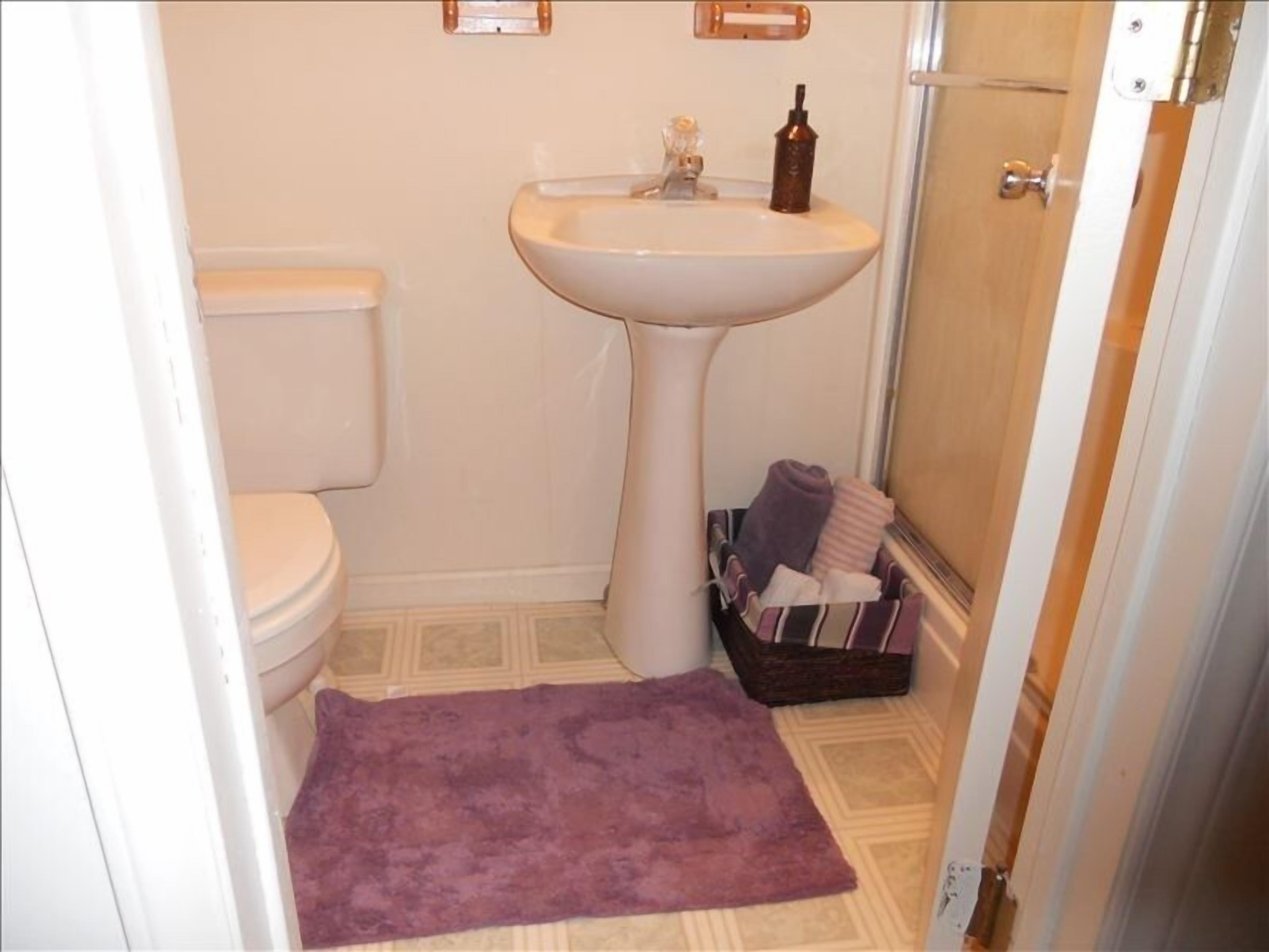 Hyco Lake Cottage   In Semora NC