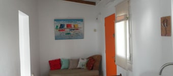 nice T2 feet in the water conditioning at 50 m from the beach