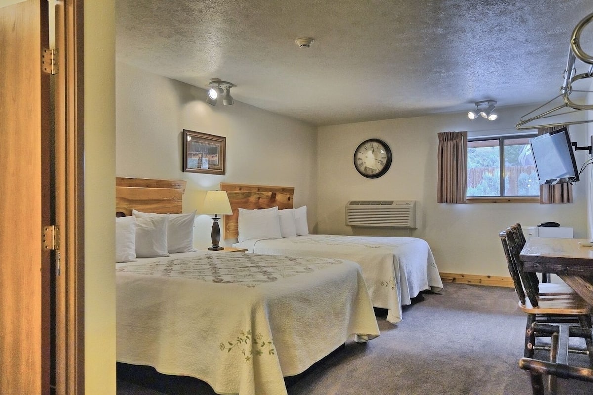 standard room, 2 queen beds, non smoking | blackout curtains, free wifi, bed sheets