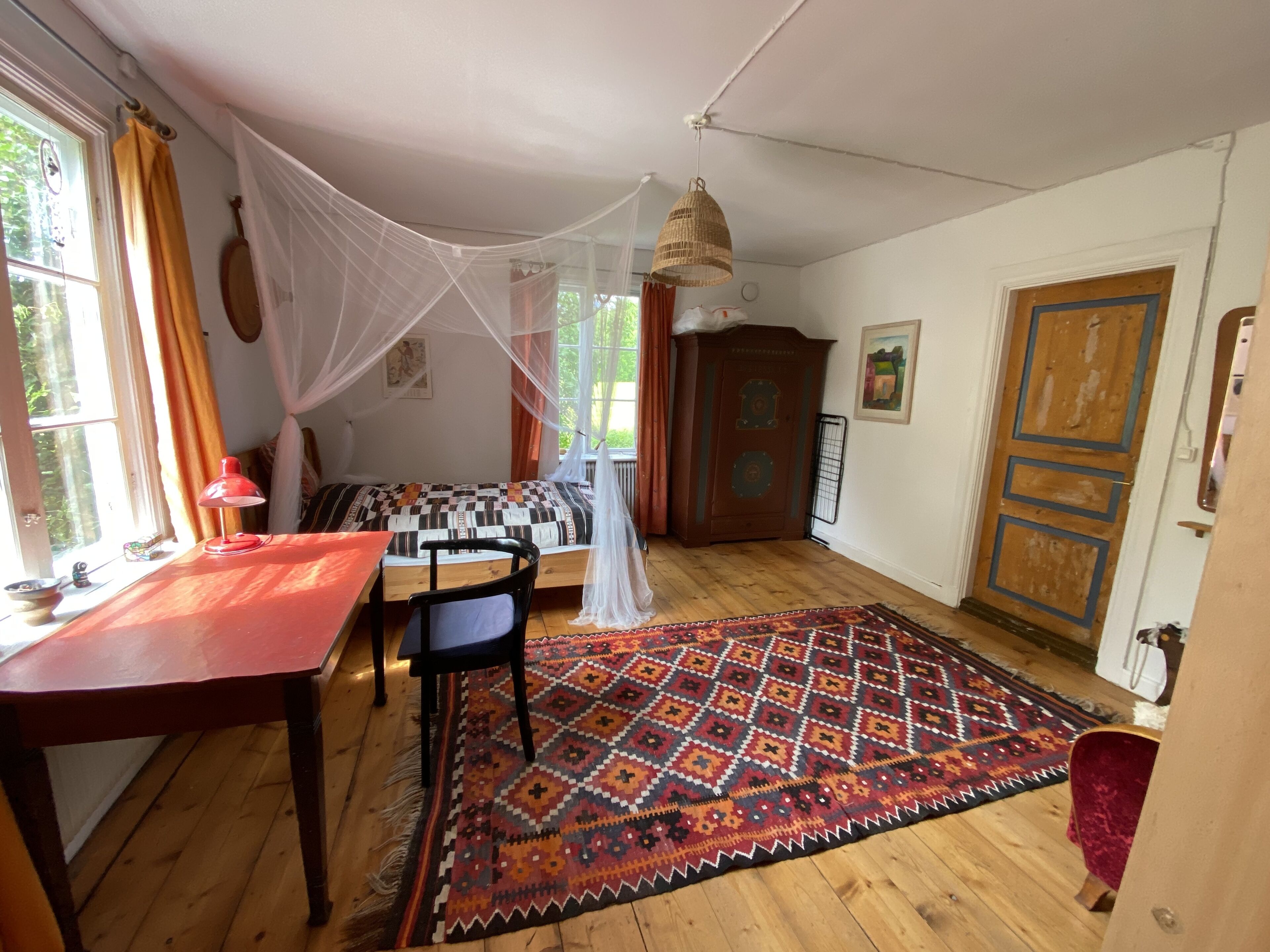 3 bedrooms, iron/ironing board, travel cot, WiFi