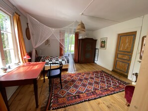 3 bedrooms, iron/ironing board, travel crib, WiFi