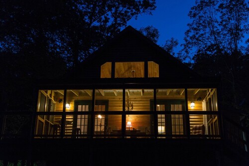 Heaven's Hideaway- perfect getaway near the river!