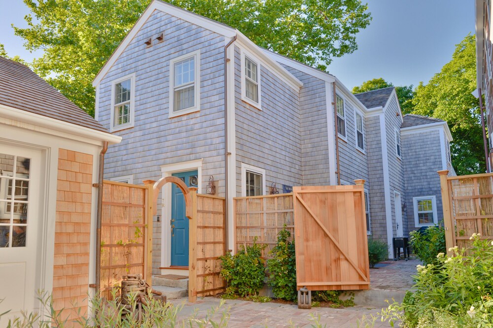 Nantucket Downtown Luxury House built in 2018!