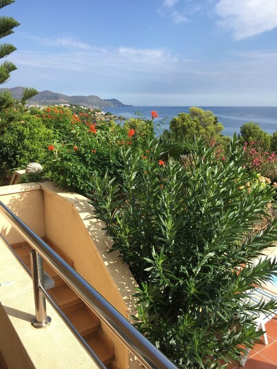 LUXURY GARDEN APARTMENT -NEW PRIVATE POOL- PANORAMIC SEA VIEW 