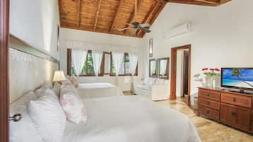 6 dormitorios, escritorio, tabla de planchar con plancha y cuna de viaje