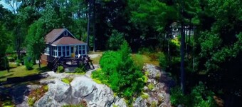 The Loon Muskoka Cabin - TeaLakeCottages