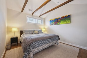2 bedrooms, desk, iron/ironing board, travel cot