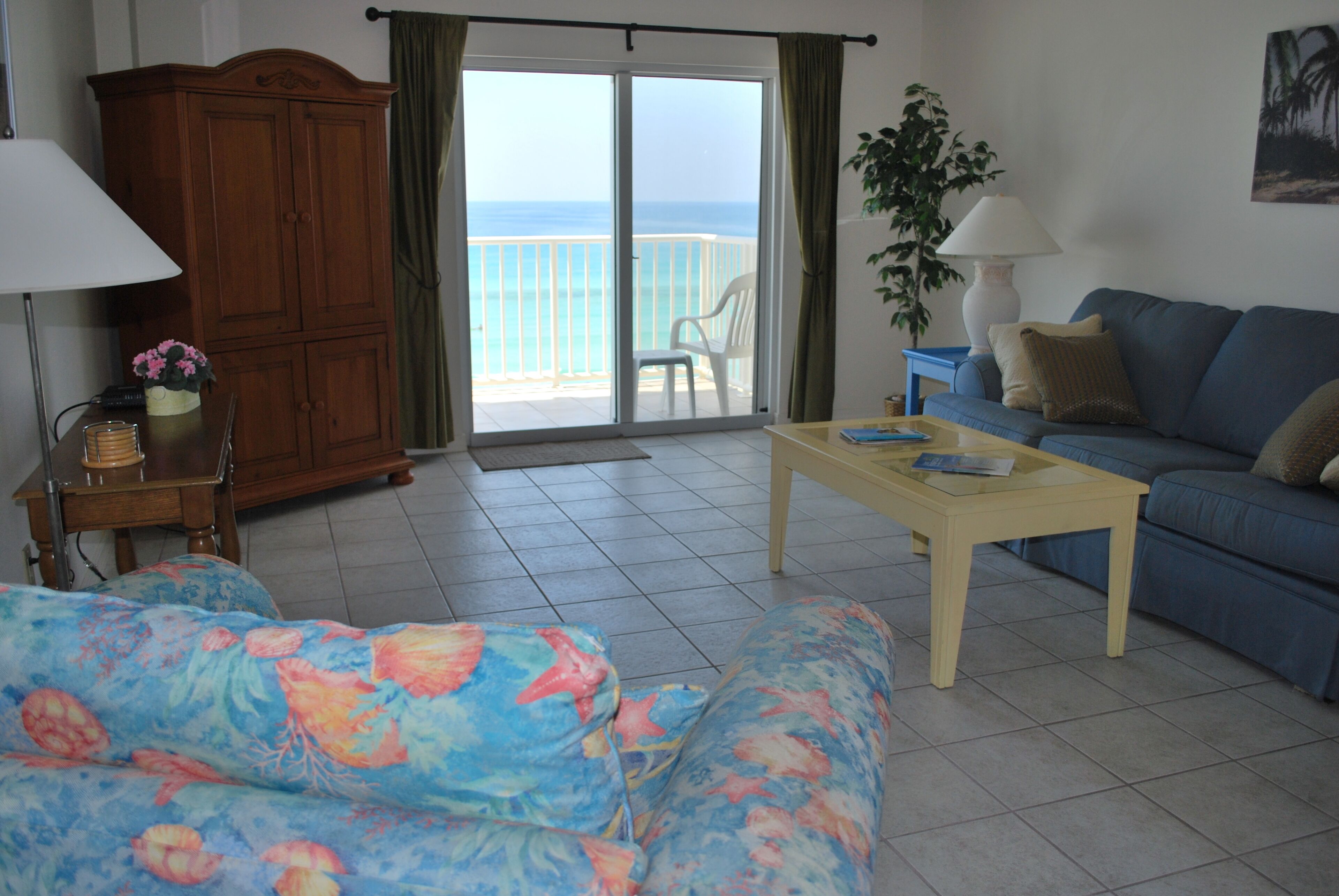 GULF FRONT Condo with stunning views!!!   ... Clean and Well Kept, Sleeps 4  