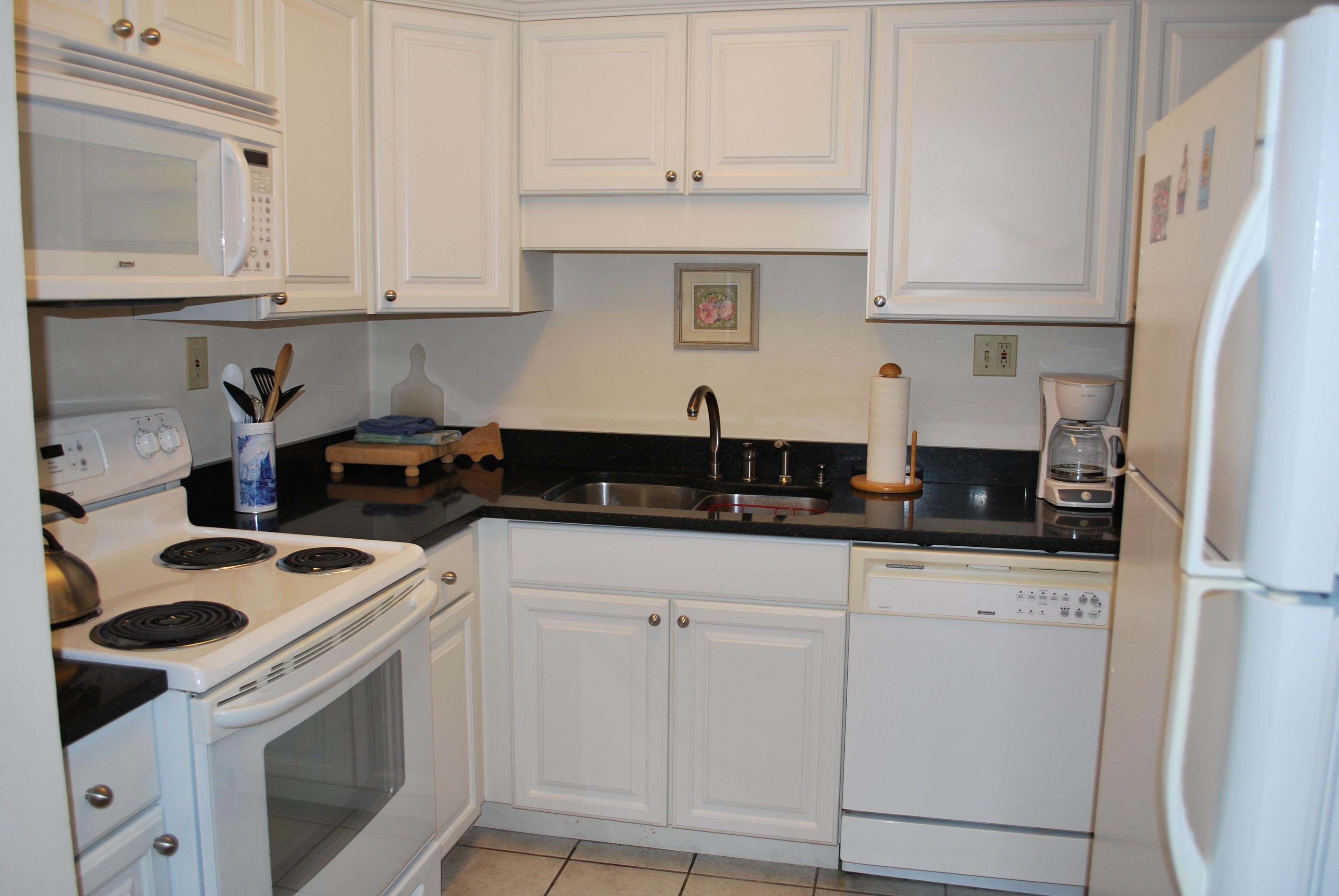 GULF FRONT Condo with stunning views!!!   ... Clean and Well Kept, Sleeps 4  