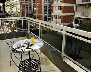 Outdoor dining - Harmonious - Elegant Studio in Palermo (Buenos Aires)