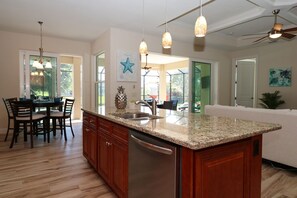 Interior - Suntan | Canal view | Pool | Bikes (Rotonda West)