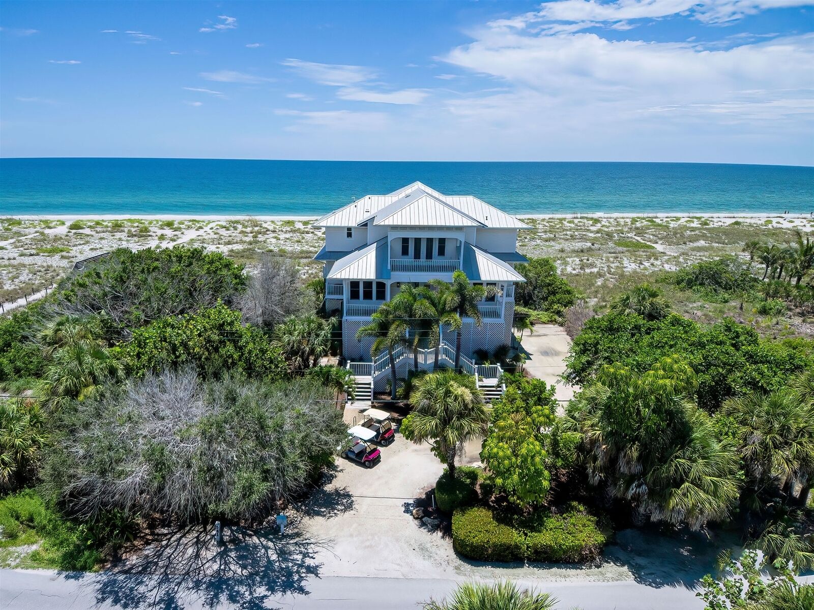 Dolphin Watch | Beachfront on private Beach