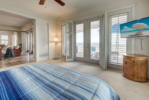 5 bedrooms, desk, iron/ironing board, free WiFi