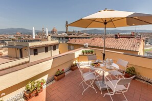 Outdoor dining - The One and Only: NEW ROYAL SUITE with PRIVATE TERRACE OVERLOOKING FLORENCE (Firenze)