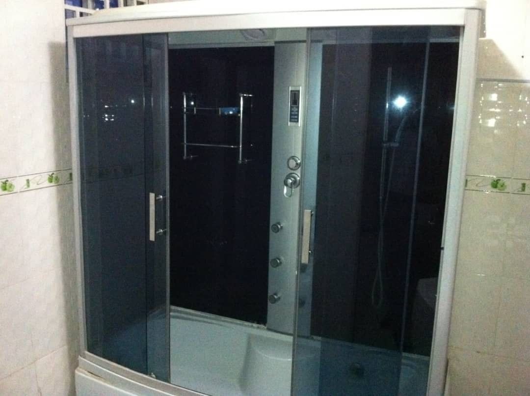 Dusche im Bad