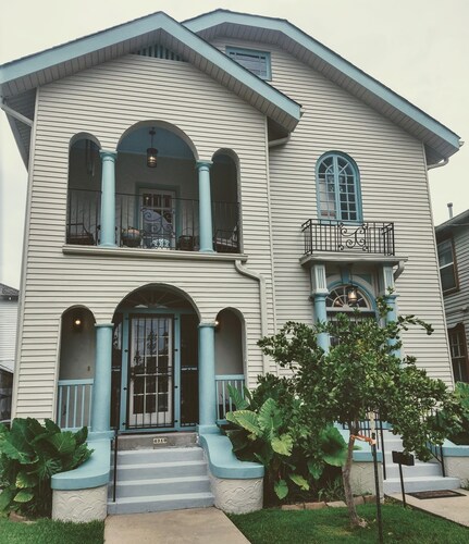 1800 sf Townhome - Minutes to Everything in Town