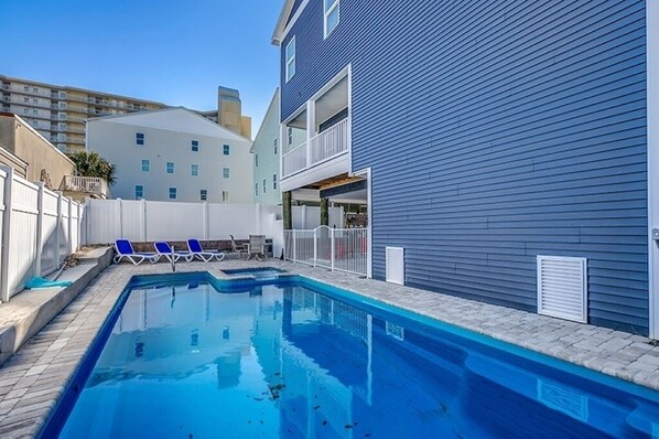 Outdoor pool, a heated pool