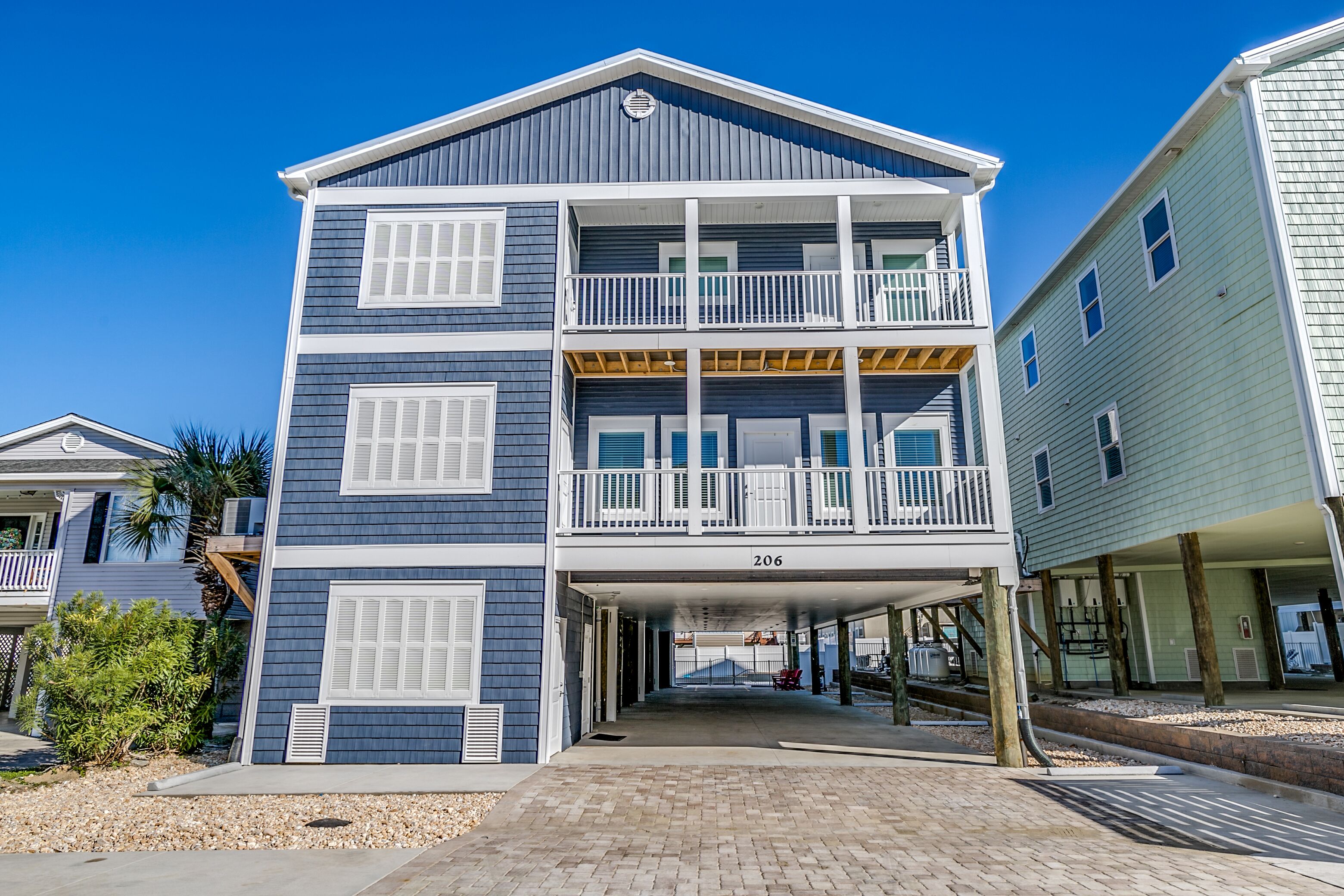 Large standalone property: media/game room,private pool/spa 200ft to beach