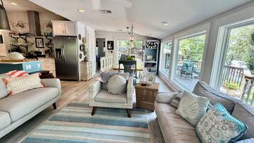 Smart TV, fireplace, DVD player, ping pong