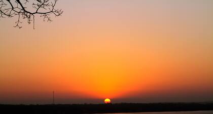 "Sunrise Cottage" Beautiful Lakefront Panoramic View W/ Hot Tub and Boat Dock