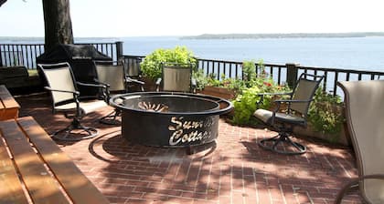 "Sunrise Cottage" Beautiful Lakefront Panoramic View W/ Hot Tub and Boat Dock