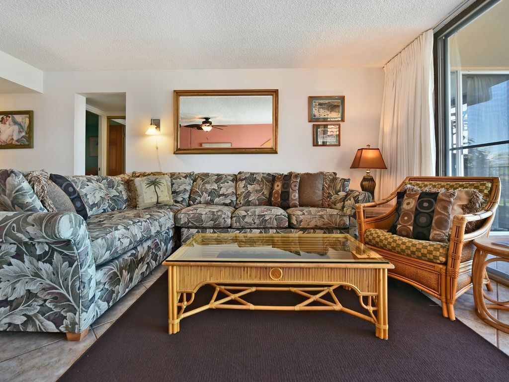 Magnificent Oceanfront 2-Bedroom Unit