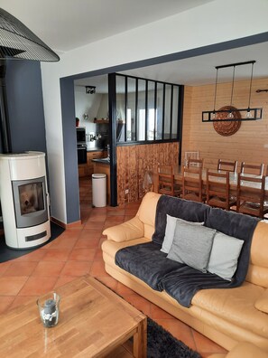 Smart TV, books, offices - HOUSE 12 PERS. LOCATED BETWEEN ST LARY SOULAN AND PIAU ENGALY (Aragnouet)