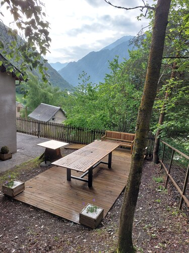 MAISON 12 PERS. SITUEE ENTRE ST LARY SOULAN ET PIAU ENGALY