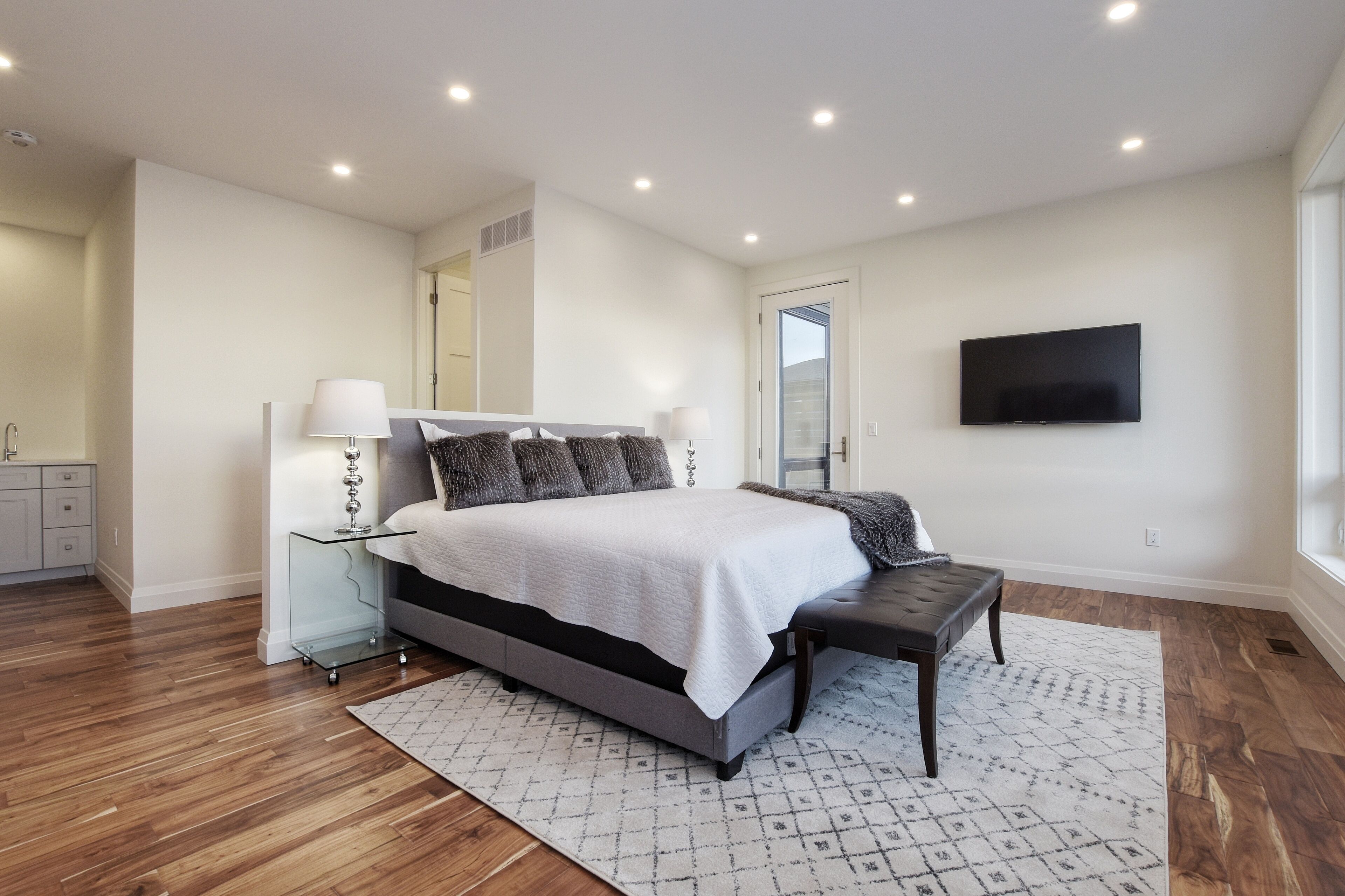 Waterfront Lake Erie near Niagara Wine Region