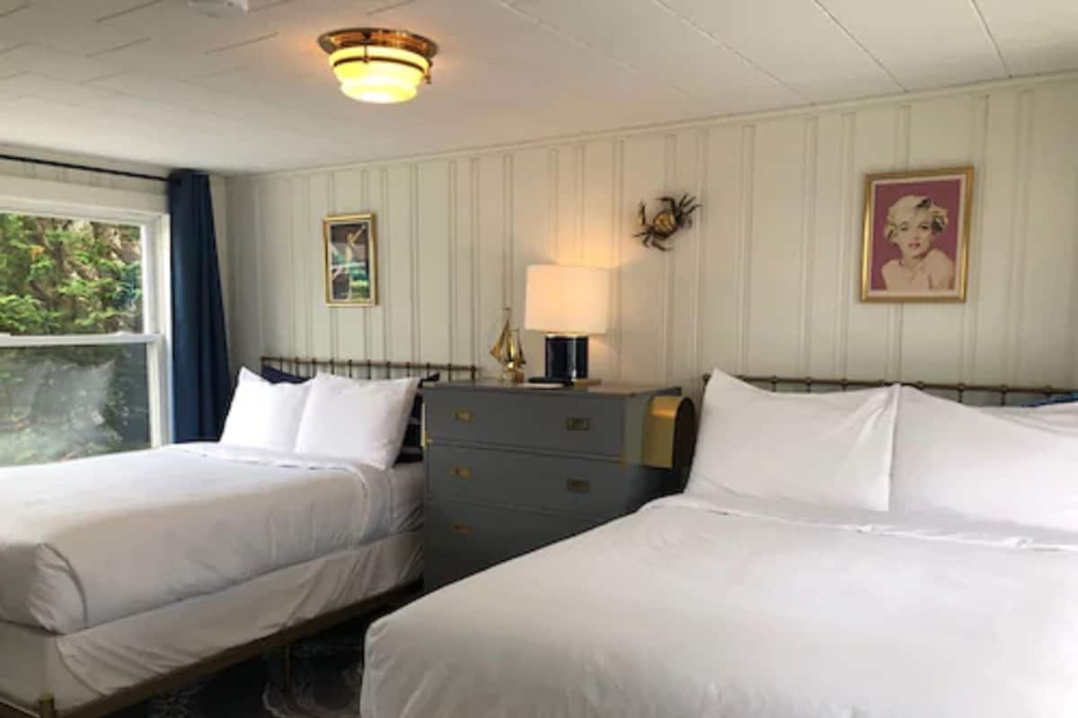 Cabin Room (Two Beds) | Egyptian cotton sheets, premium bedding, individually decorated