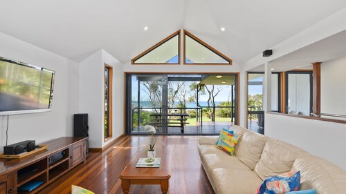 Surf Break - Arrawarra Headland location