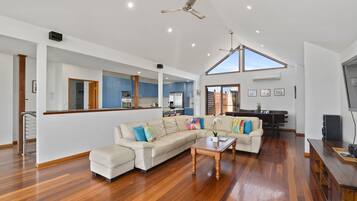 Smart TV, table football