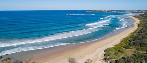 Una playa cerca