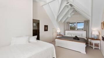 3 bedrooms, iron/ironing board, bed sheets