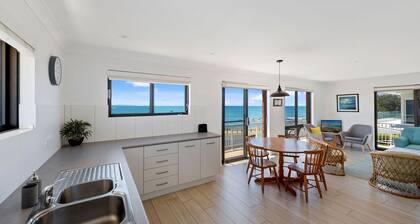 Jambi Ocean View - oceanfront Woolgoolga