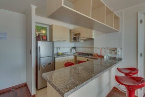 Fridge, microwave, stovetop, blender - Depto. con Vistas en Valparaíso (Valparaiso)