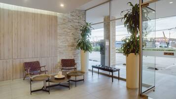 Pintu masuk properti