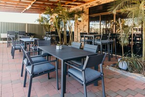 Restaurant - Abacus Motel (Soldiers Hill)