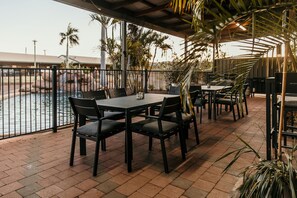 Restaurant - Abacus Motel (Soldiers Hill)