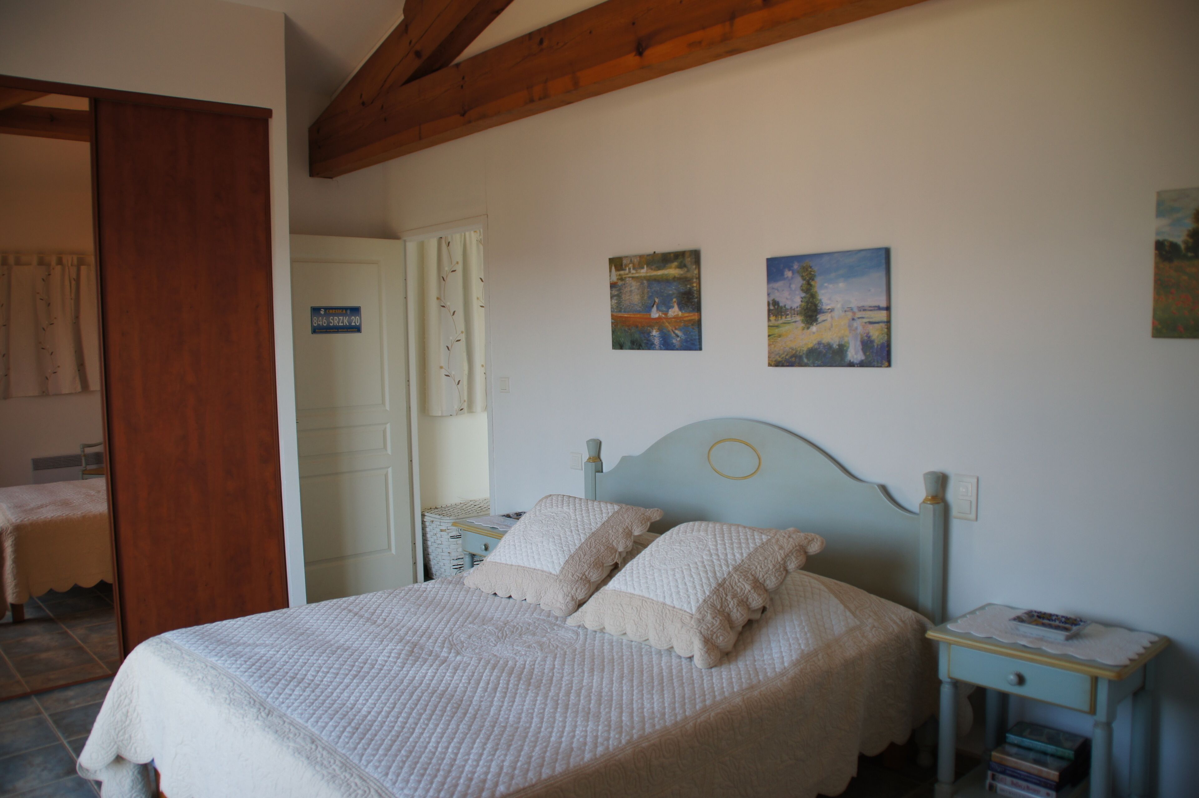 4 chambres, fer et planche à repasser, lit parapluie, Wi-Fi gratuit